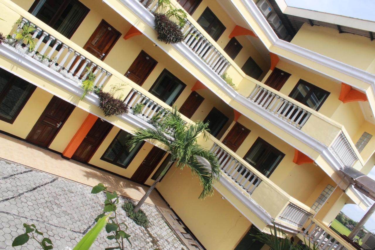 Mega Bintang Sweet Hotel 2 Cepu Extérieur photo
